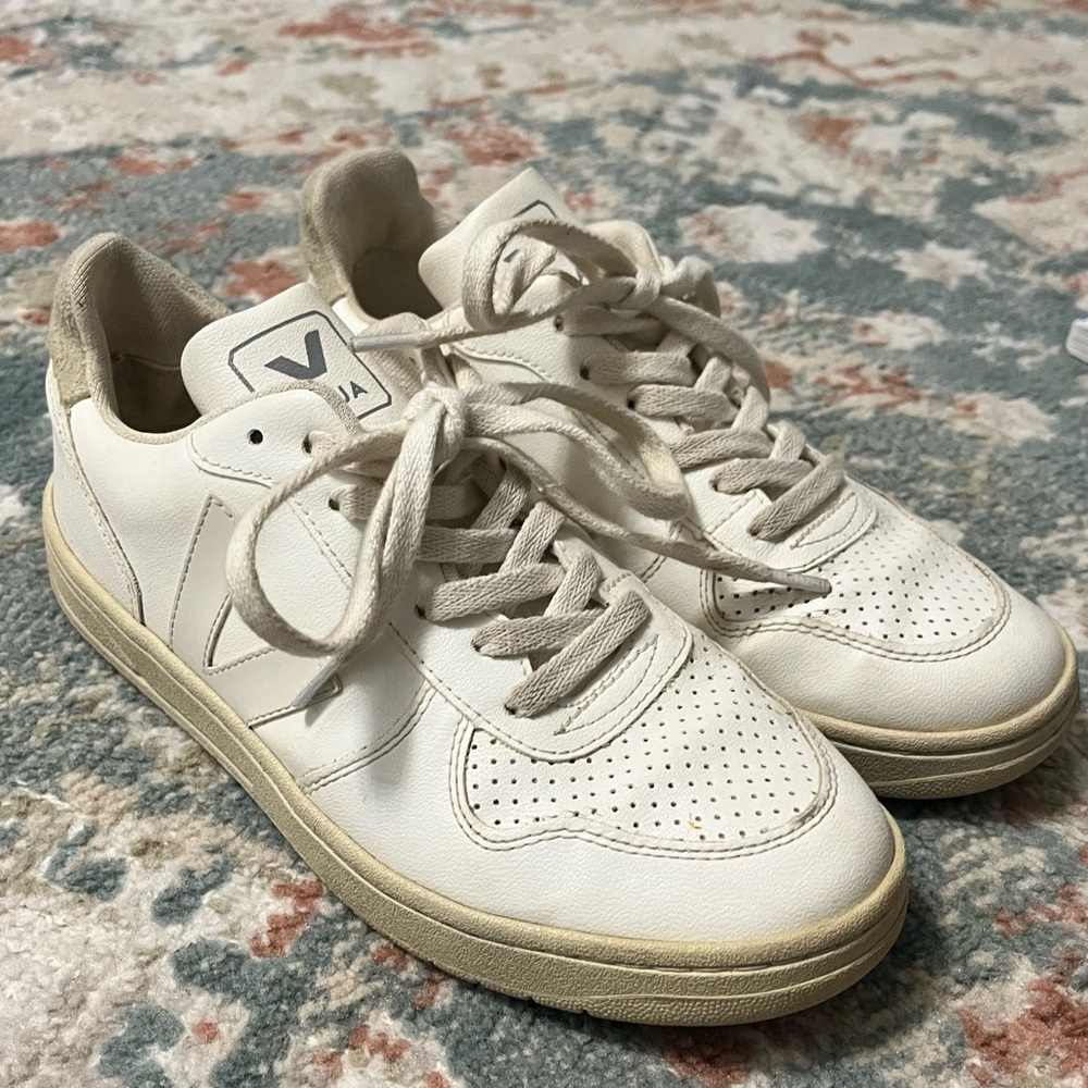 Veja V-10 White Sneakers - Picture 4 of 10